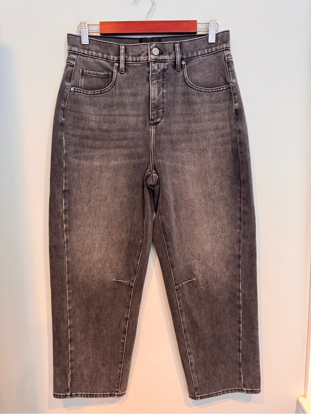 WHBM Extra High Rise Barrel Jeans Size 6 - Picture 2 of 9